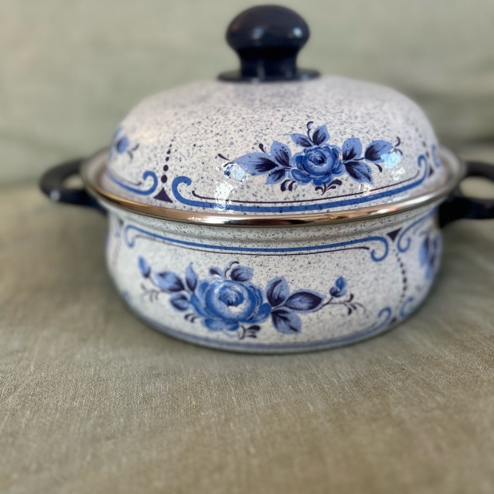 Wiener Email 1960s blue and white Floral Ceramic Pot with Lid - Picture 2 of 6